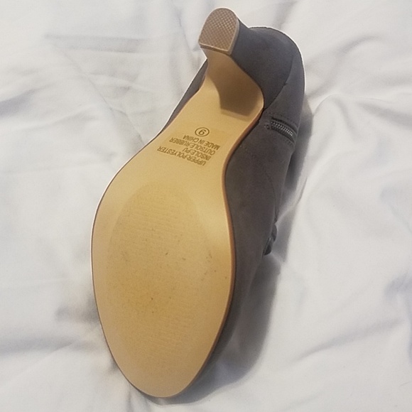 Gray caged heels - Picture 3 of 5